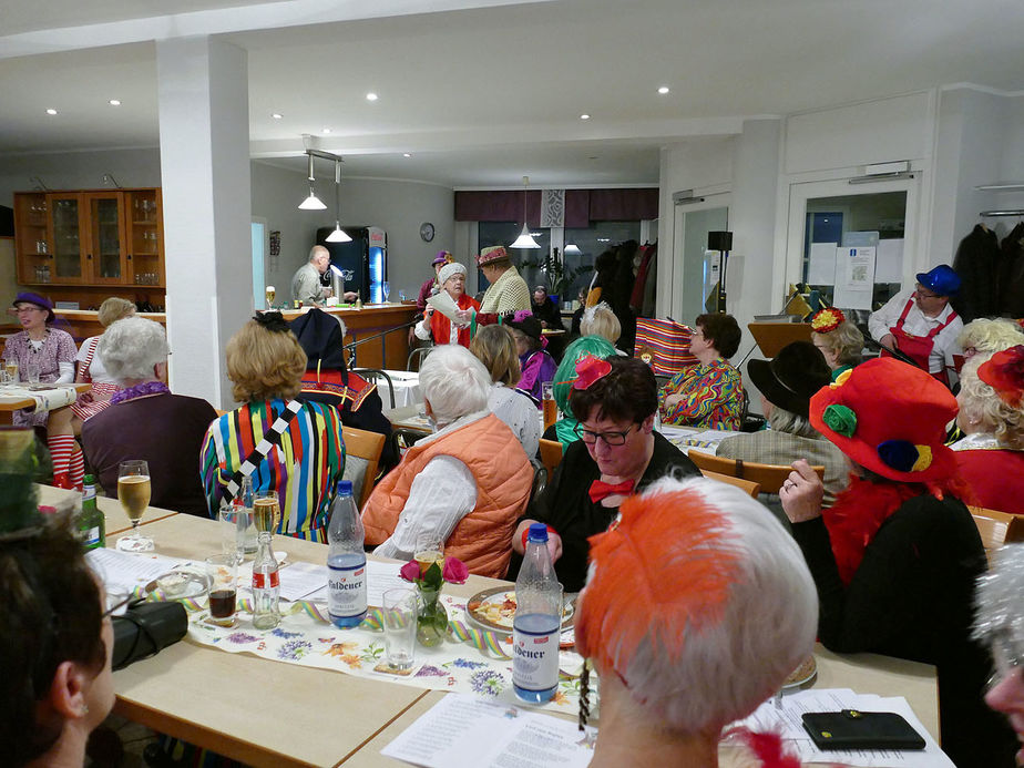 Frauenkarneval der kfd im Landhotel Weinrich (Foto: Karl-Franz Thiede)